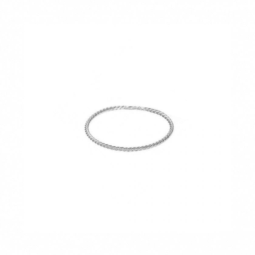 Online Exclusive | Sterling silver ring (0,3 grs). Size: 18mm.