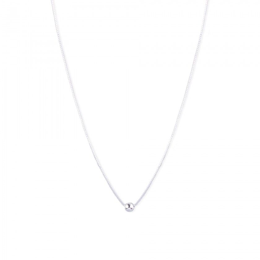 Silver necklace with squared chain