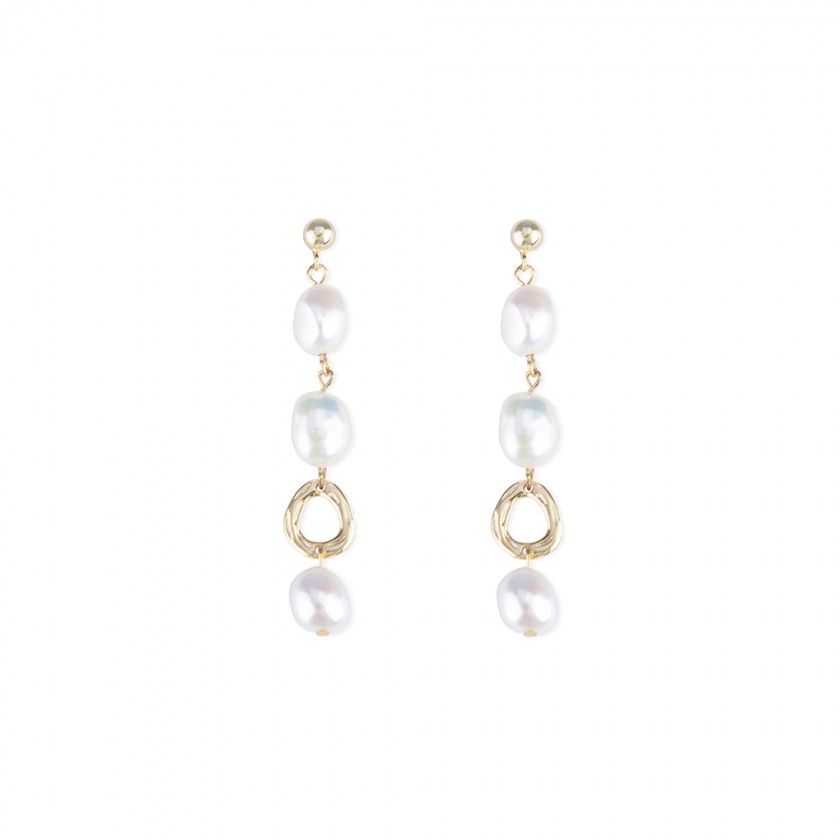 Golden silver earrings with three pearls