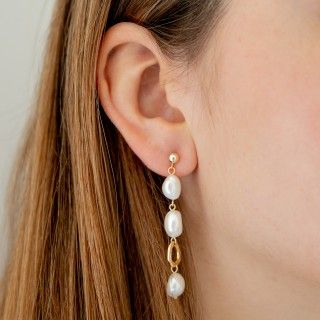 Golden silver earrings with three pearls