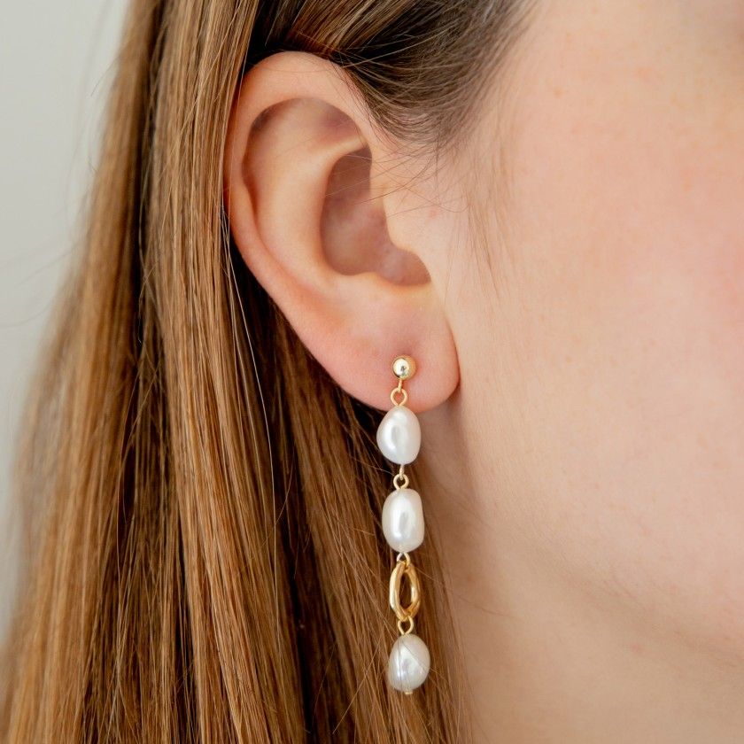 Golden silver earrings with three pearls