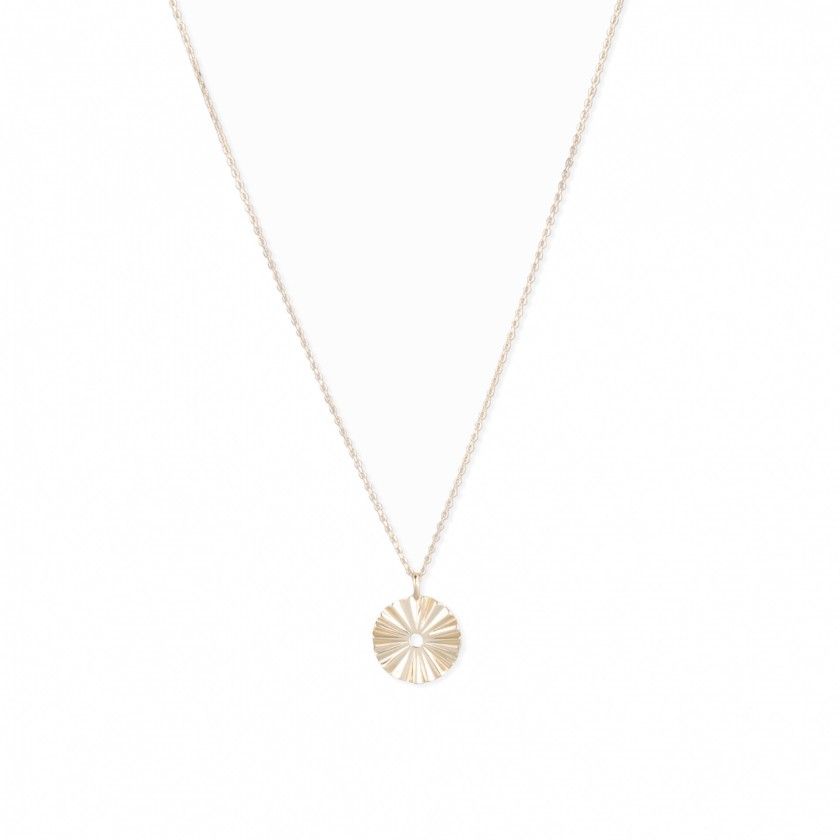 Golden silver necklace with round pendant