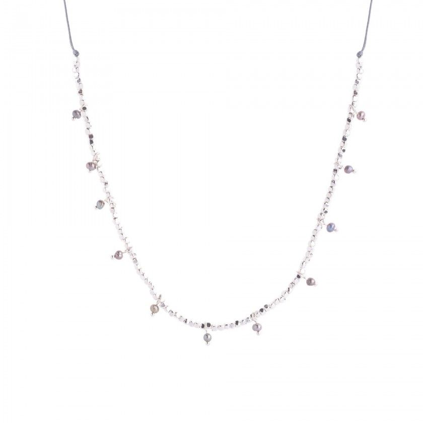 Beaded necklace with beads