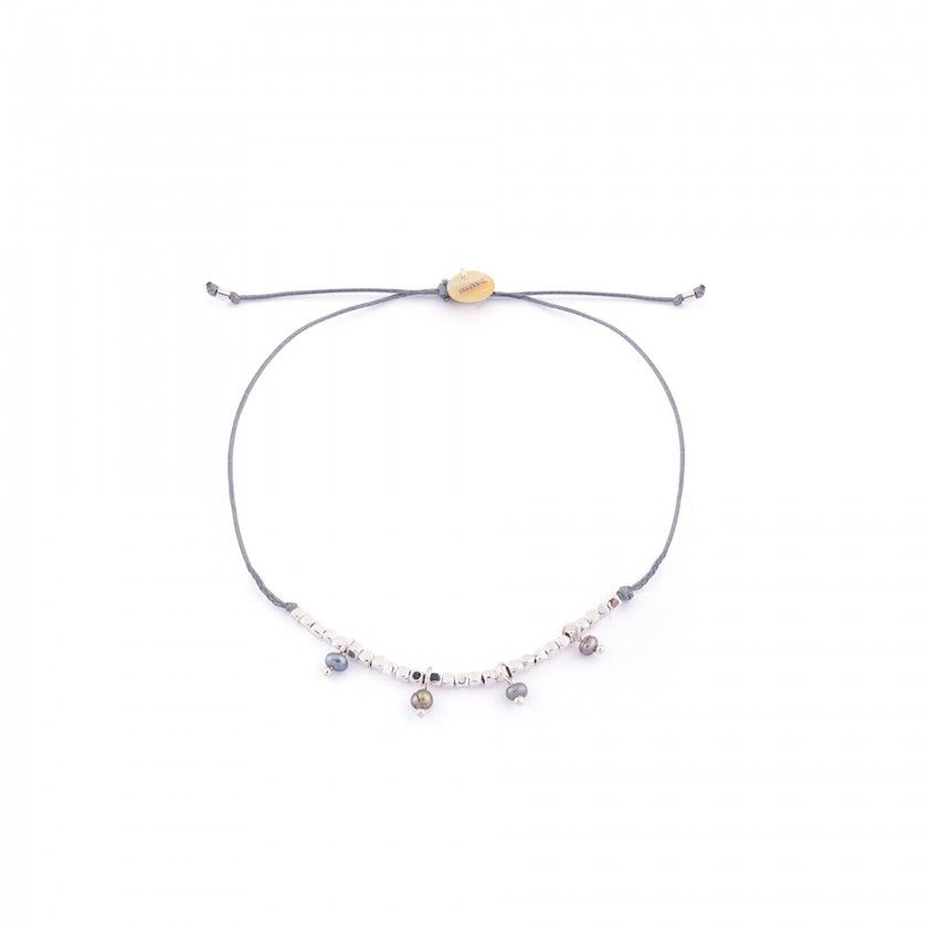 Beads bracelet with beads