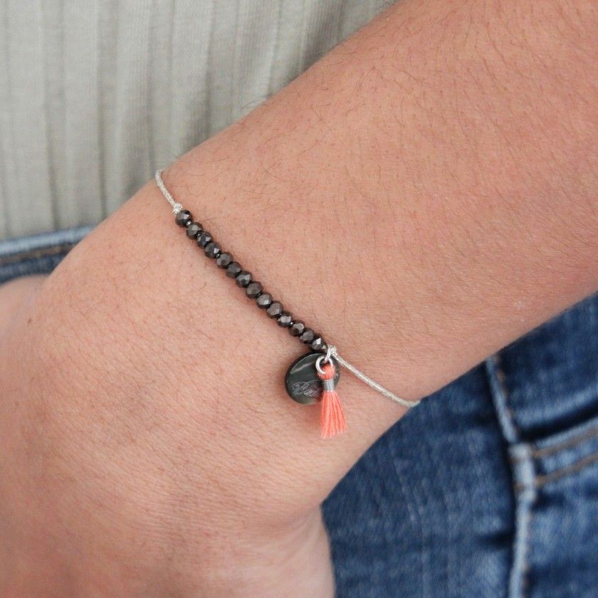 Pulseira missangas e pompom