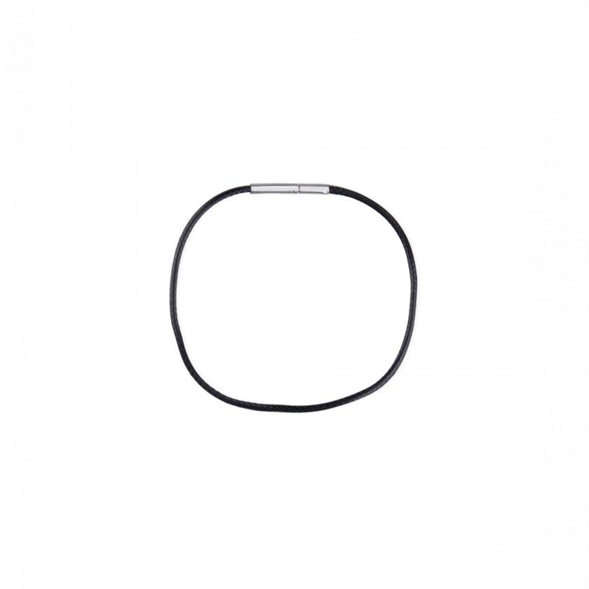 Simple leather bracelet